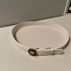 Micheal kors XS white belt with brown and gold buckle